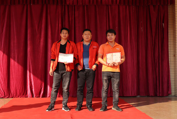 菲思盾2019年度特殊奉獻(xiàn)獎人員合影